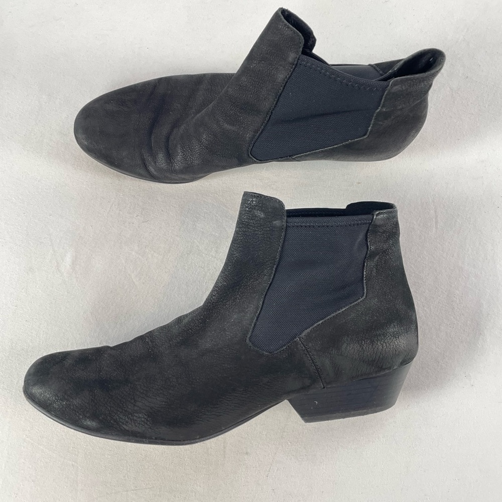 Eileen Fisher Nubuck Leather Stacked Heel Bootie in Black Size 10